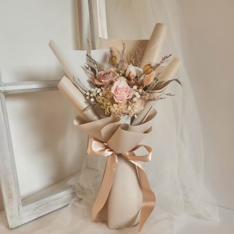 奶茶粉玫瑰花束 永生花花束 情人節花束 求婚花束 大地色系