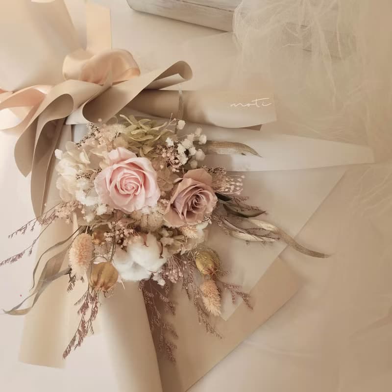 奶茶粉玫瑰花束 永生花花束 情人節花束 求婚花束 大地色系