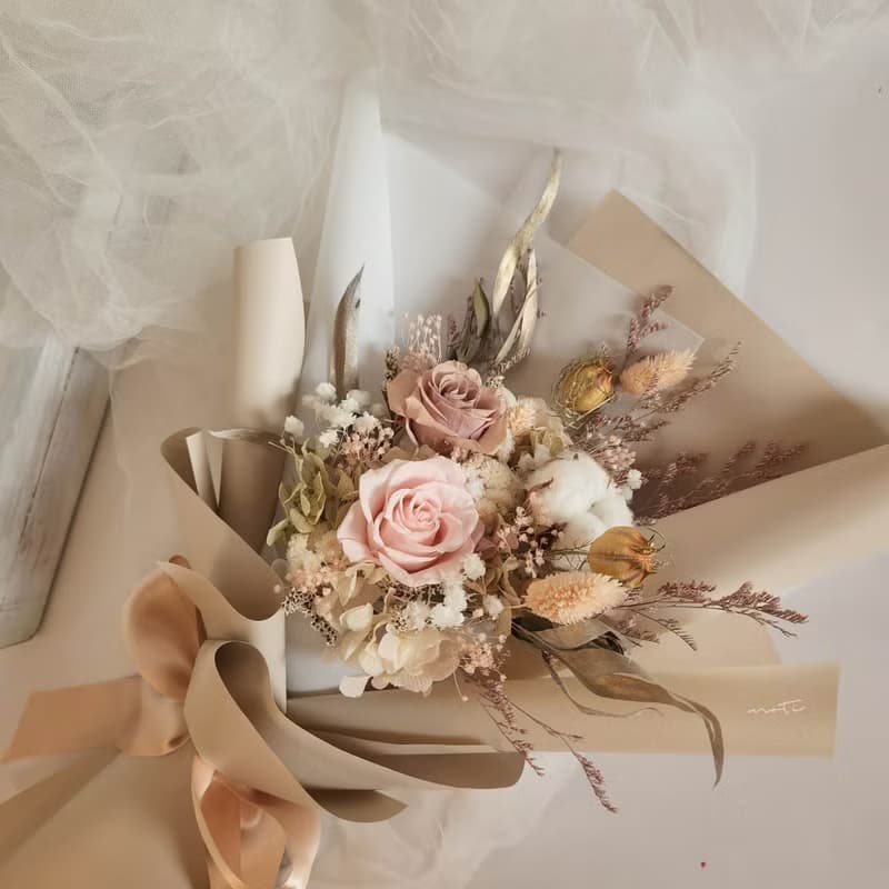奶茶粉玫瑰花束 永生花花束 情人節花束 求婚花束 大地色系