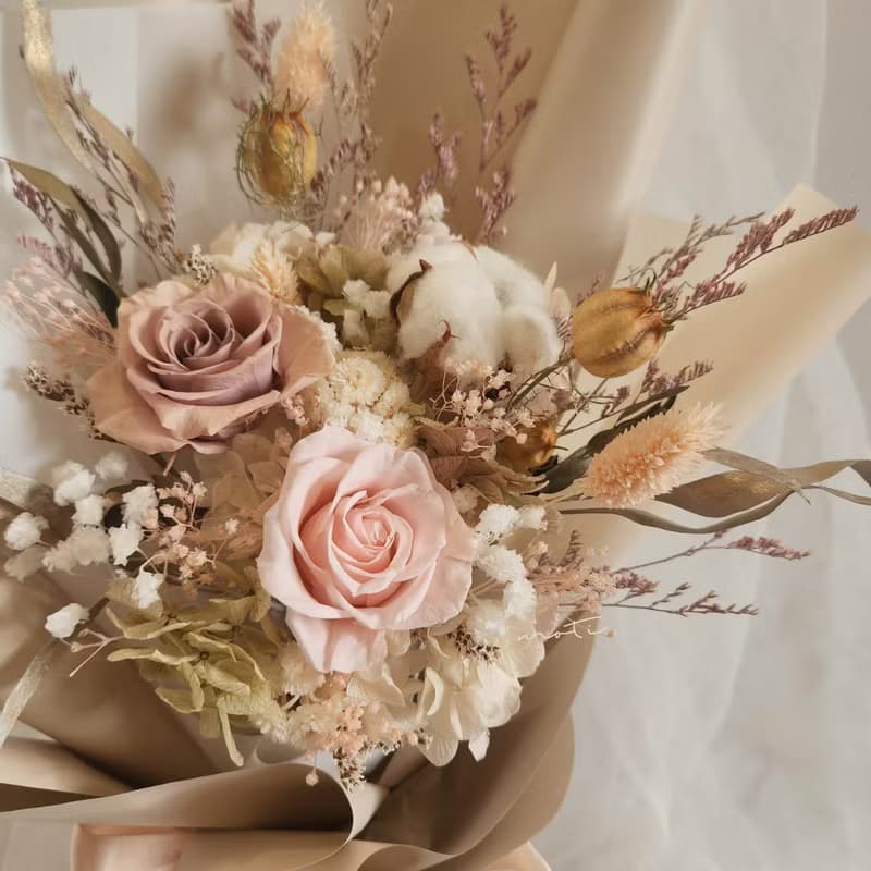 奶茶粉玫瑰花束 永生花花束 情人節花束 求婚花束 大地色系