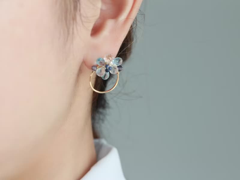 14kgf-skyblue topaz &crystal flower pierced earrings /can change to clip-on