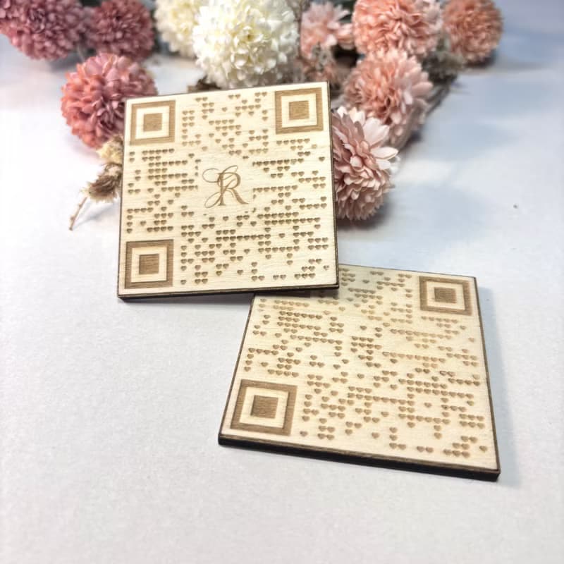 Set of 100 Heart Wood Wedding QR Code – Personalized Wood Wedding Accessory