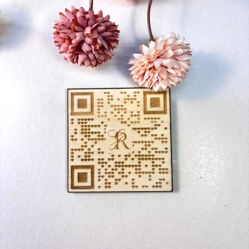 Set of 100 Heart Wood Wedding QR Code – Personalized Wood Wedding Accessory