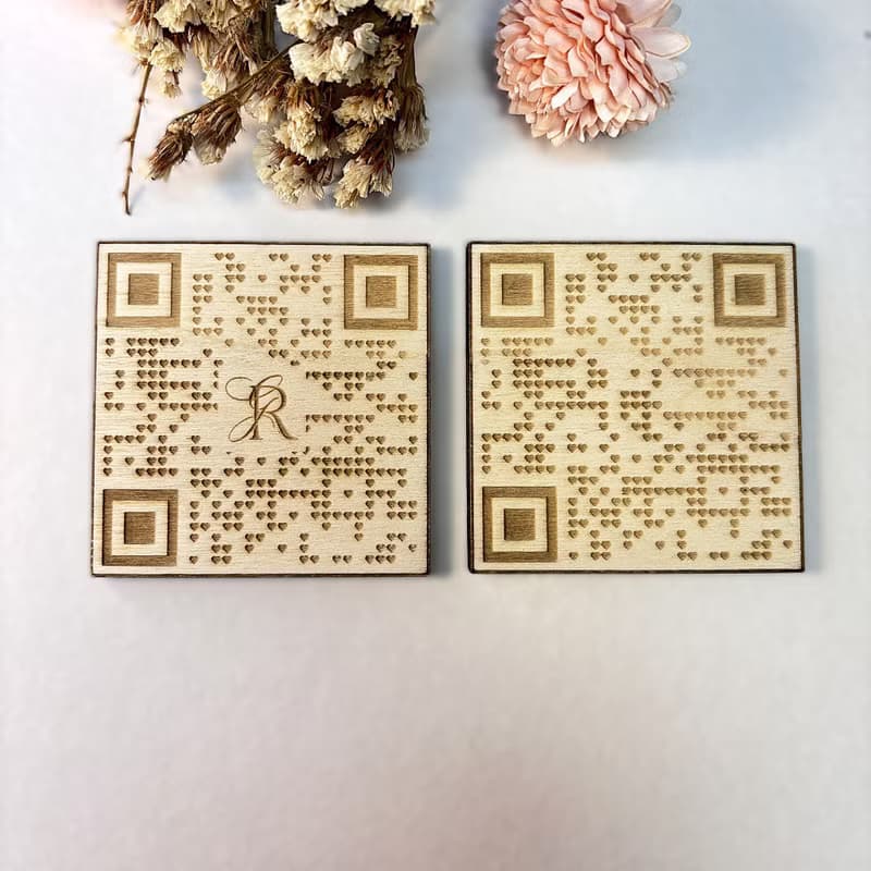 Set of 100 Heart Wood Wedding QR Code – Personalized Wood Wedding Accessory