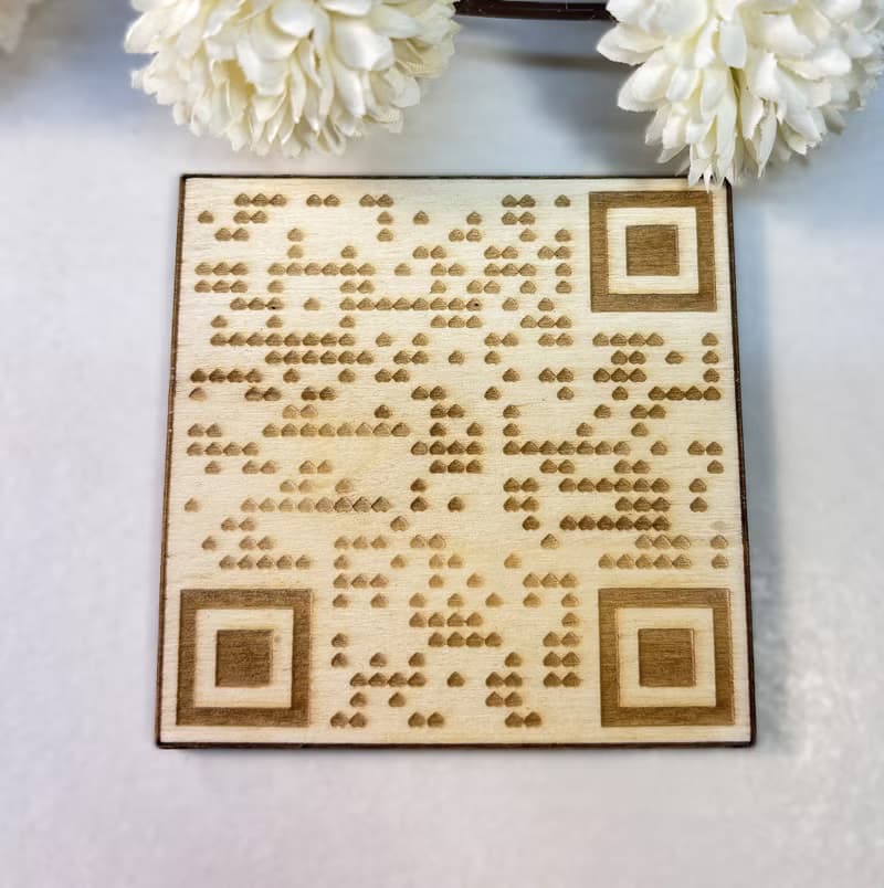 Set of 100 Heart Wood Wedding QR Code – Personalized Wood Wedding Accessory