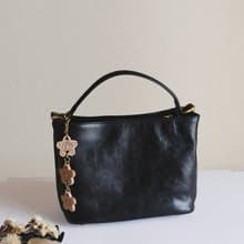 高級牛革斜め掛けショルダーバッグ収納バッグ 長財布収納可能出会い2wayバッグ　黒色