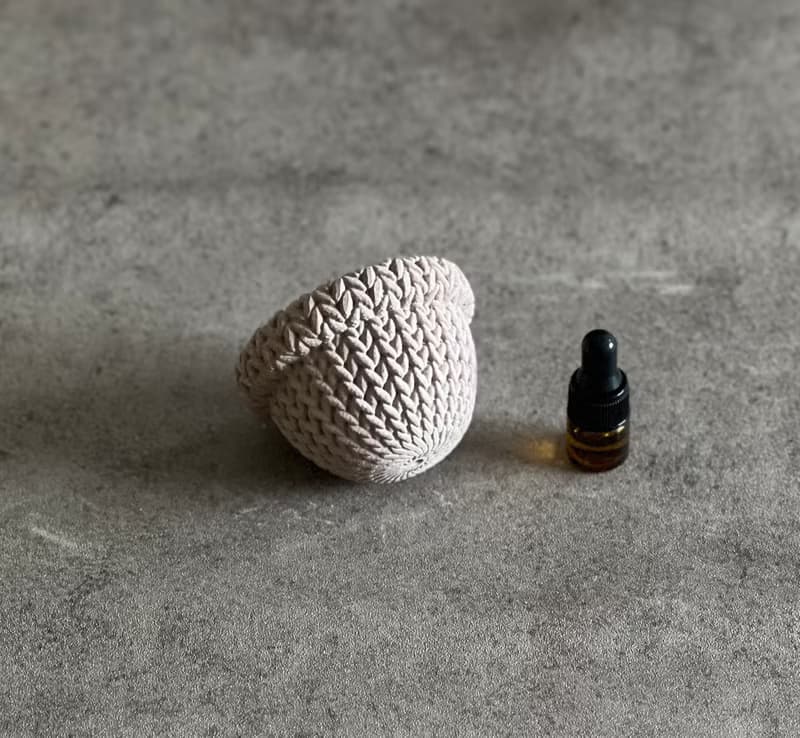 紅色潮流毛帽/擴香石/水泥/擺件/交換禮物/附贈1ml雪松精油