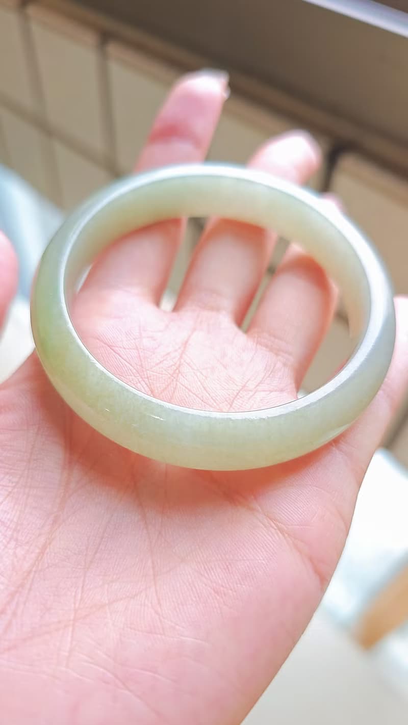 |招財飄金絲綠|A貨翡翠細糯湖水綠飄陽綠花半山水手鐲#58/19