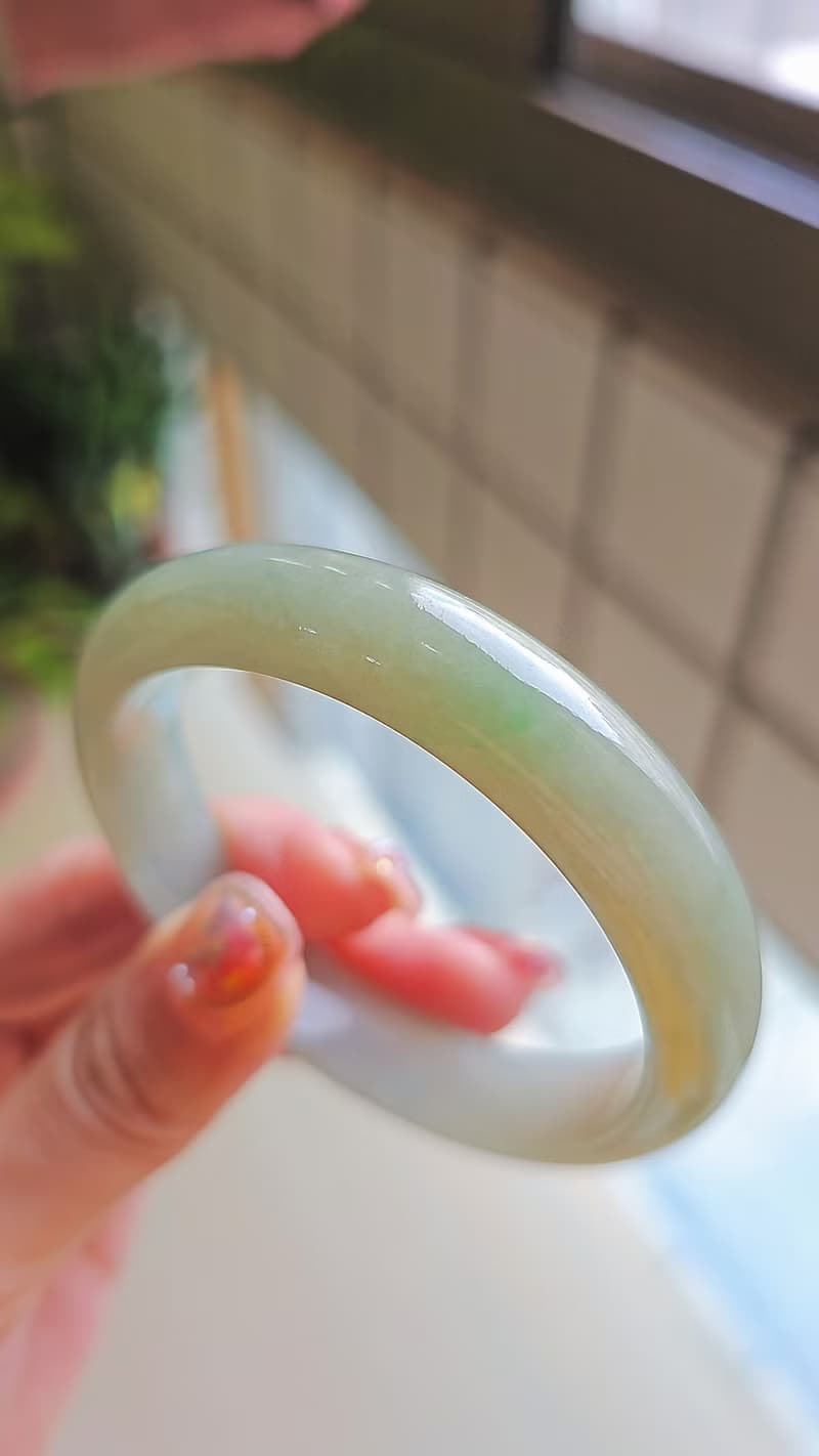 |招財飄金絲綠|A貨翡翠細糯湖水綠飄陽綠花半山水手鐲#58/19