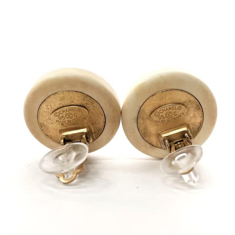 【日本直送 中古美品】シャネル CHANEL イヤリング ココマーク ヴィンテージ ラウンド プラスティック/メタル ホワイト 95 C 希少