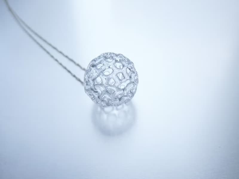 Dentelle sphere Necklace