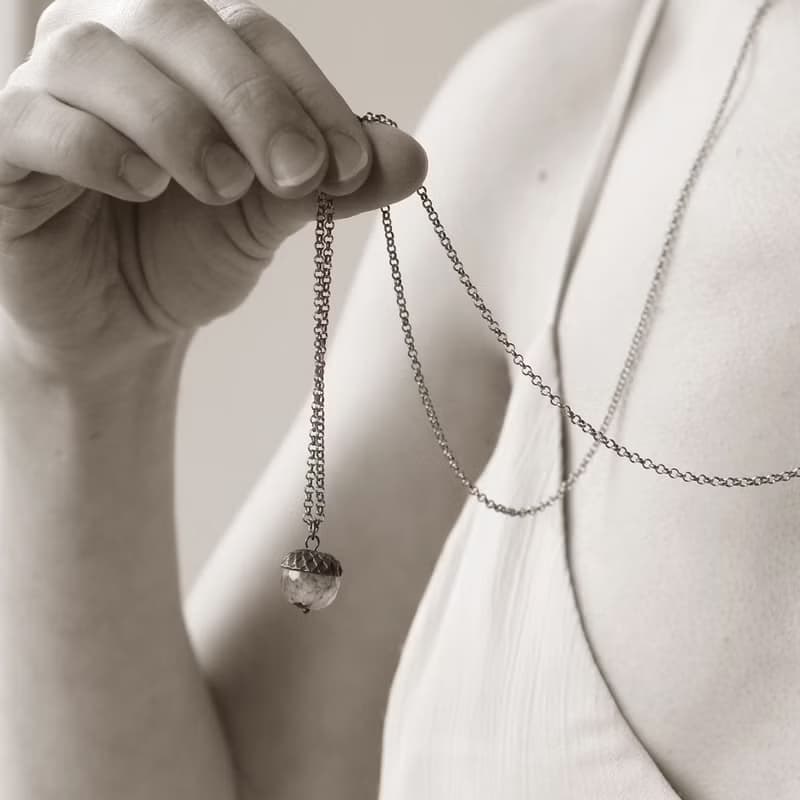 橄欖綠橡果項鍊