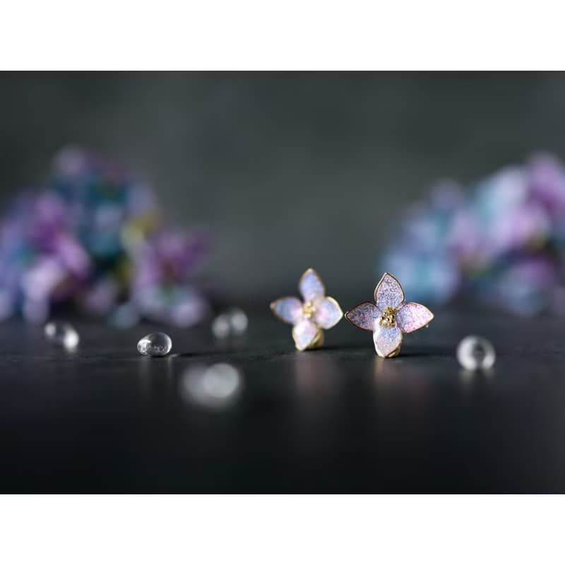 しっとり紫陽花の一輪ピアス　イヤリング