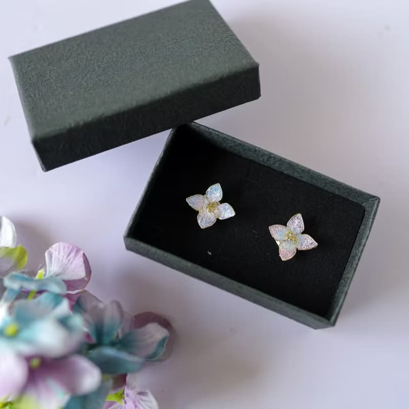 しっとり紫陽花の一輪ピアス　イヤリング