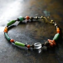 翡翠色ローマングラスとアンティークボヘミアビーズ、つぶつぶブラス、銀化ビーズ、コーラル、カーネリアンのブレス