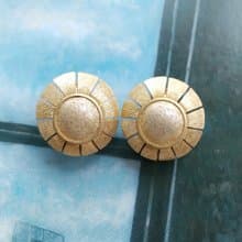 Vintage Jewelry 西洋古董飾品 霧面刷金花型 夾式耳環