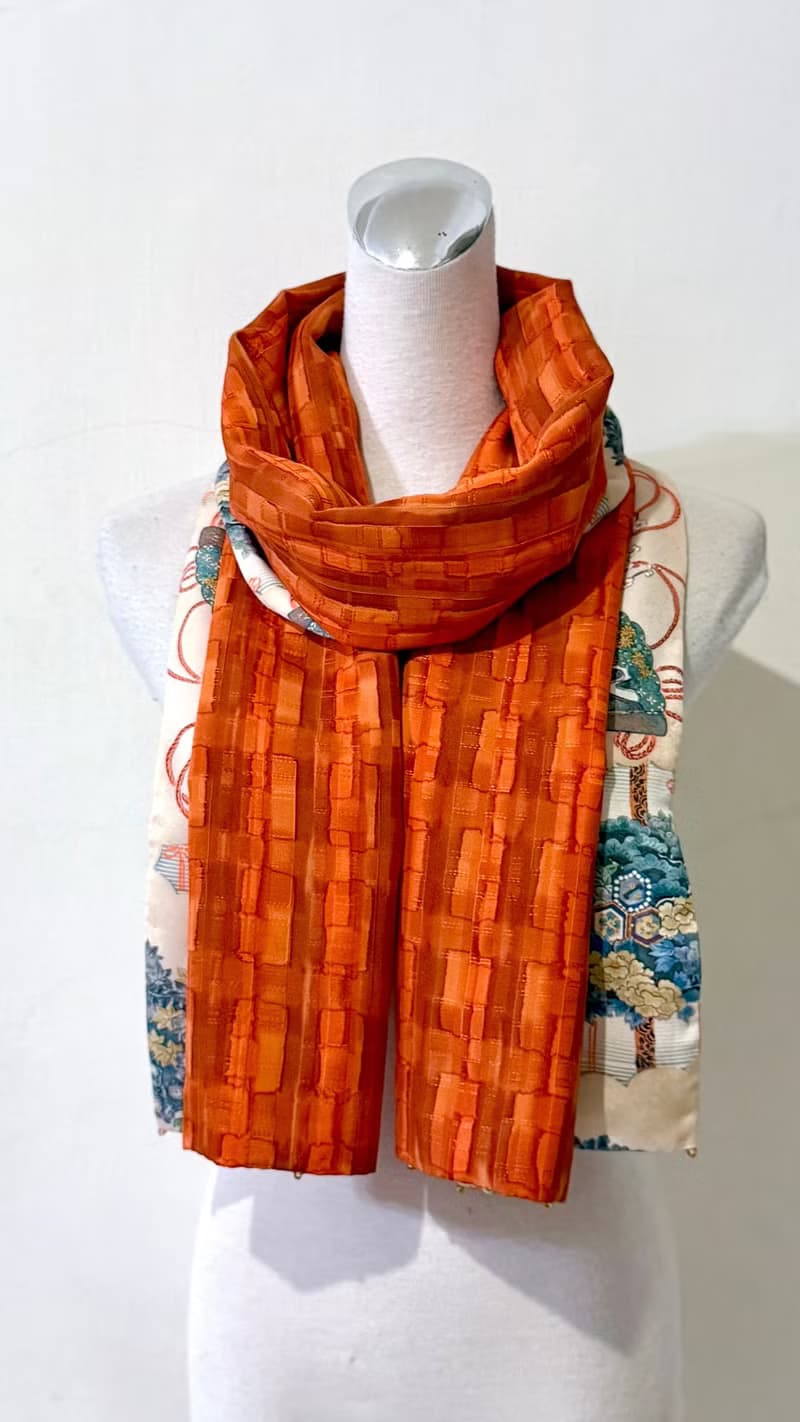 純手作絲質米白滿版傳統日本花草庭園撞色水彩筆觸風格橘色圍巾披