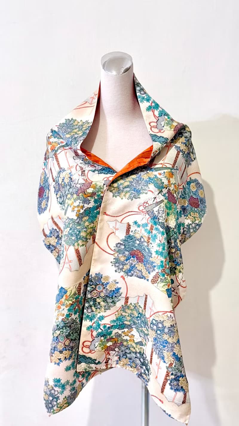 純手作絲質米白滿版傳統日本花草庭園撞色水彩筆觸風格橘色圍巾披