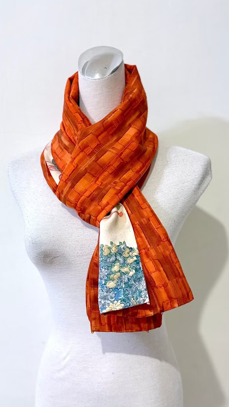 純手作絲質米白滿版傳統日本花草庭園撞色水彩筆觸風格橘色圍巾披