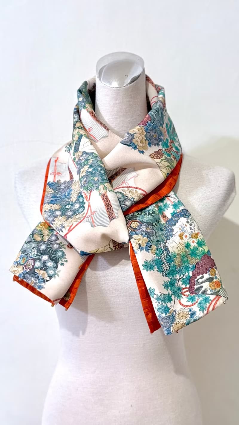 純手作絲質米白滿版傳統日本花草庭園撞色水彩筆觸風格橘色圍巾披