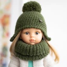 Green crocheted hat with pompom and snood for doll Paola Reina, winter hat, 针织帽