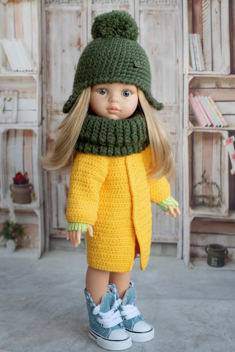 Green crocheted hat with pompom and snood for doll Paola Reina, winter hat, 针织帽