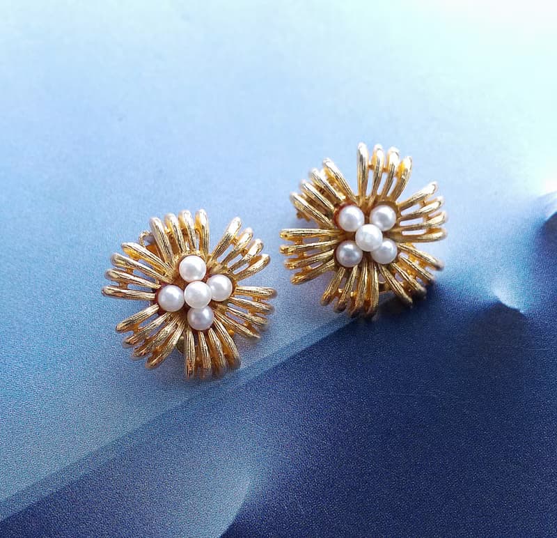 Vintage Jewelry 西洋古董飾品 LISNER 仿珠花 夾式耳環