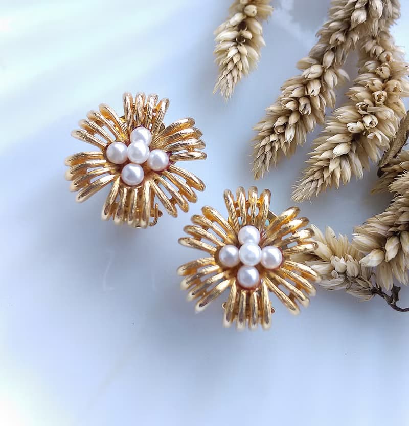 Vintage Jewelry 西洋古董飾品 LISNER 仿珠花 夾式耳環