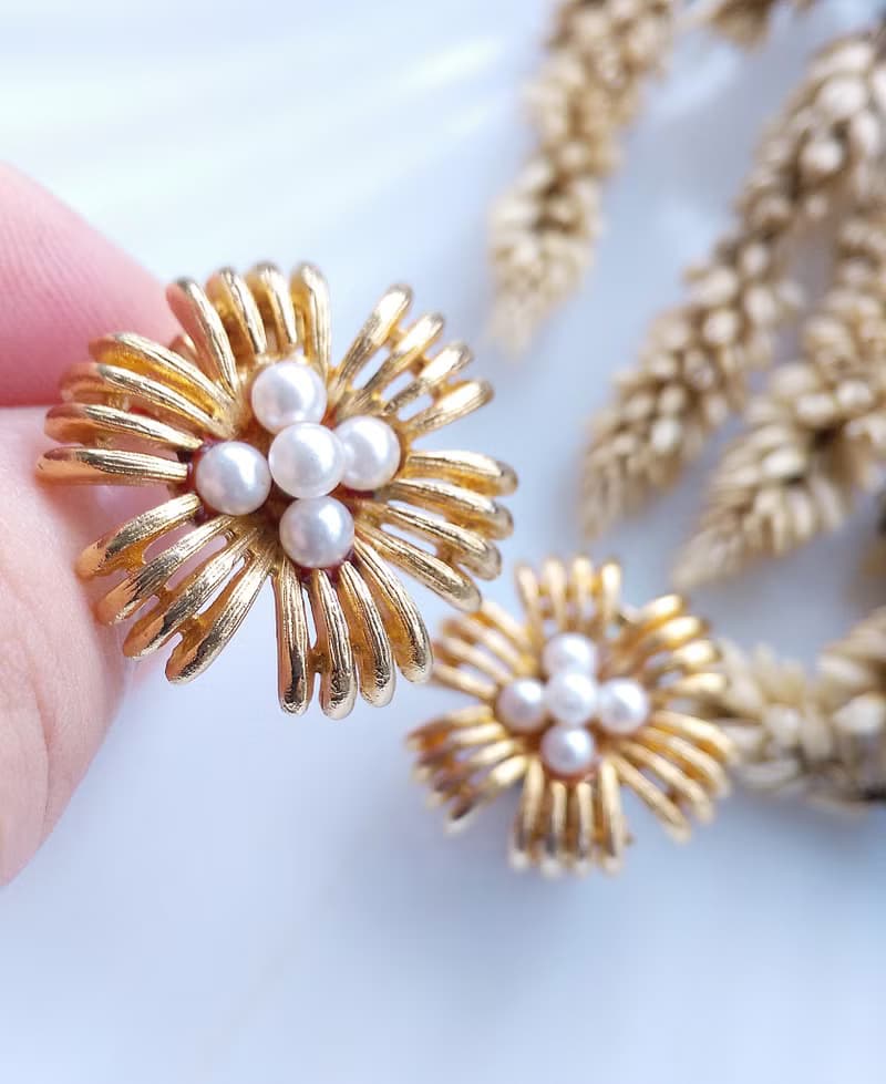 Vintage Jewelry 西洋古董飾品 LISNER 仿珠花 夾式耳環