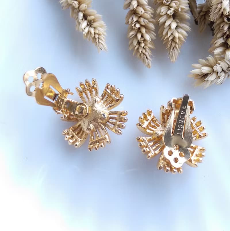 Vintage Jewelry 西洋古董飾品 LISNER 仿珠花 夾式耳環