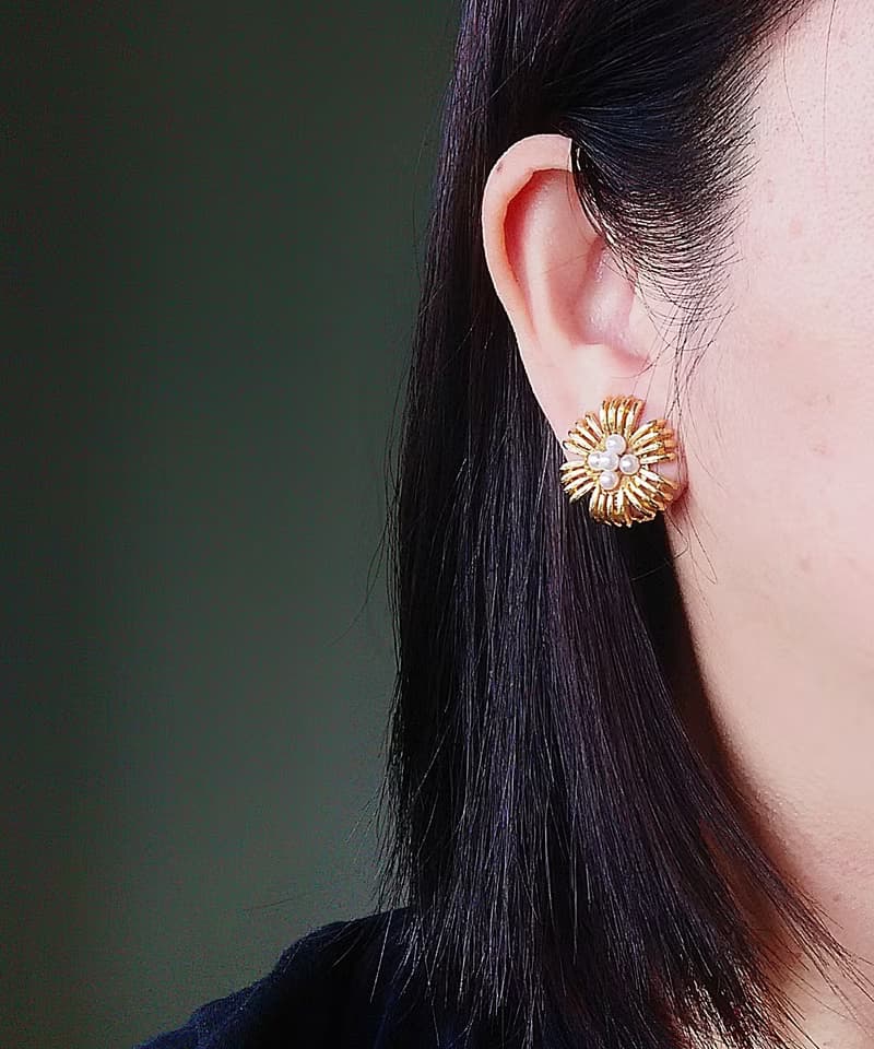 Vintage Jewelry 西洋古董飾品 LISNER 仿珠花 夾式耳環