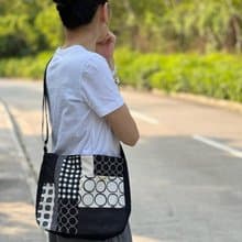 Oka手工制拼布斜孭袋