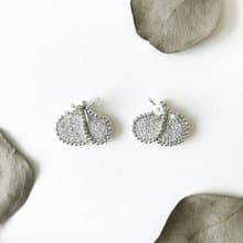 | 茷 | 耳針/耳夾 | Silver lining #209 | 手刺繡兩瓣耳環