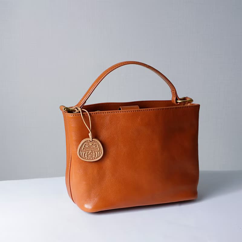 高級牛革斜め掛けショルダーバッグ収納バッグ 長財布収納可能出会い2wayバッグ　オレンジ色