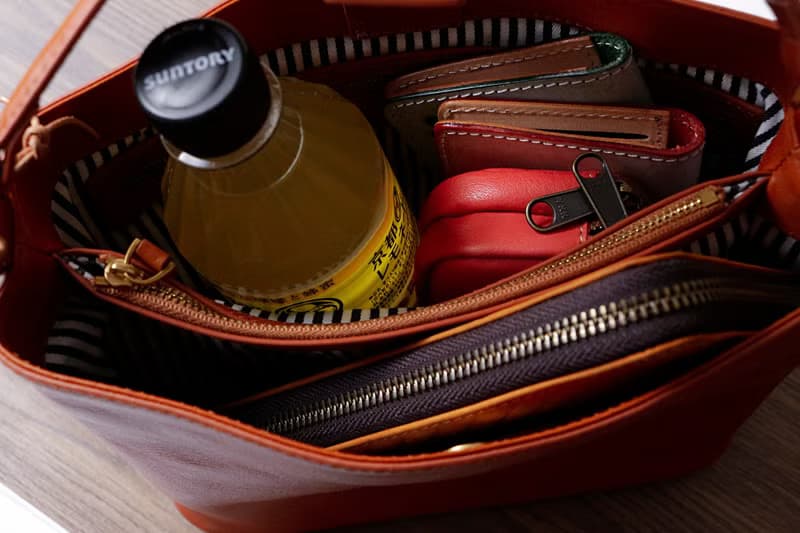 高級牛革斜め掛けショルダーバッグ収納バッグ 長財布収納可能出会い2wayバッグ　オレンジ色