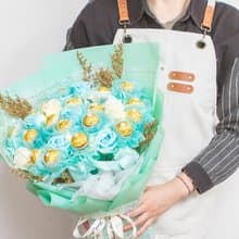 豪華版18顆金莎花棒+8朵香皂花花束 (附燈串 T色) 情人節 畢業