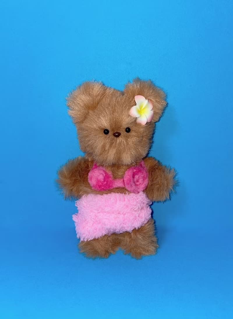 Hawaiian bear keyring _pink