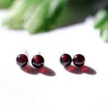 変わらぬ愛情と深い絆をもたらす石　ガーネットの赤いピアス　一粒スタッドピアス　1月誕生石　6mm 1ペア
