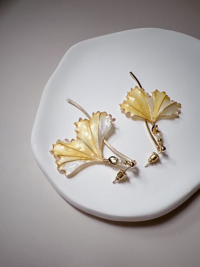 銀杏之葉 金 垂墜式樹脂耳環