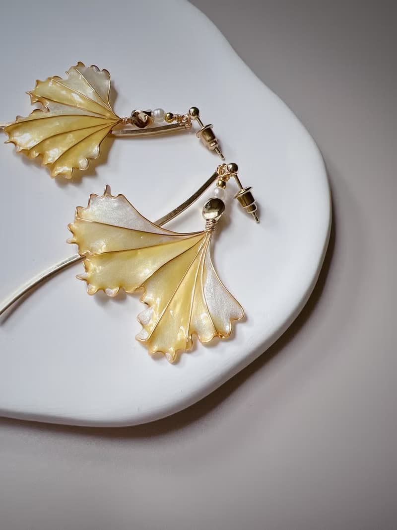 銀杏之葉 金 垂墜式樹脂耳環