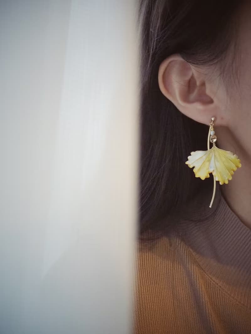 銀杏之葉 金 垂墜式樹脂耳環