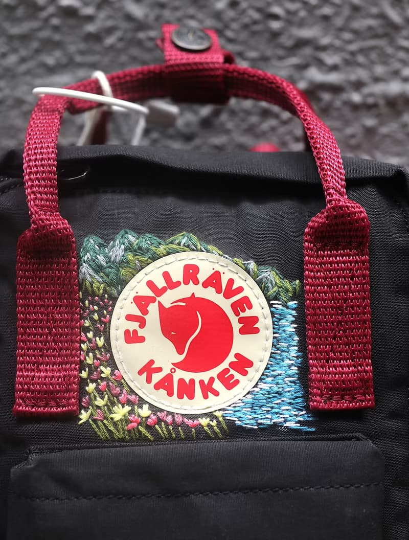 台東山脈和海灘風景-Kanken Sling黑色紅帶單肩背包-手工刺繡設計