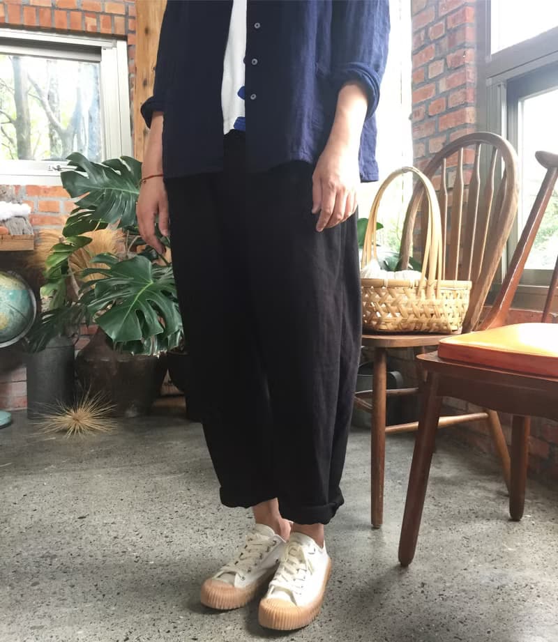 棉麻材質反摺小管褲