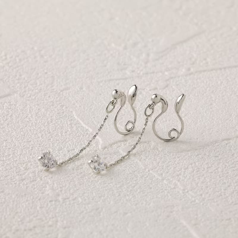swing gems SV ―煌めき揺れるループフィットイヤリング　シルバー