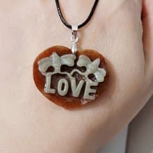 【親翠】天然翡翠 告白翡翠甜蜜蜜紅翡油性皮殼料立體雕 畢業禮物