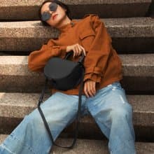 Semi circle cross body handbag or shoulder bag  黑色 - black
