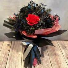 小香風格紅玫瑰黑色系永生花花束 視覺系酷黑感