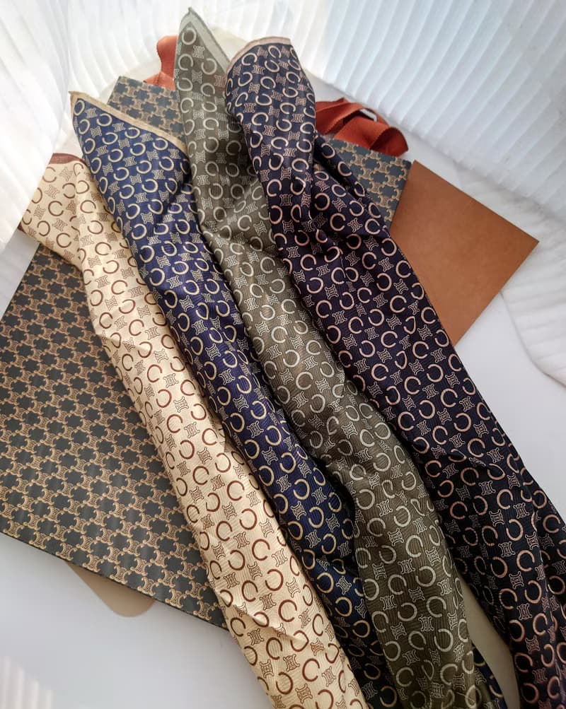 全新未使用 CELINE 稀有高質 老花 手巾方巾 手帕 綁包帶圍巾絲巾