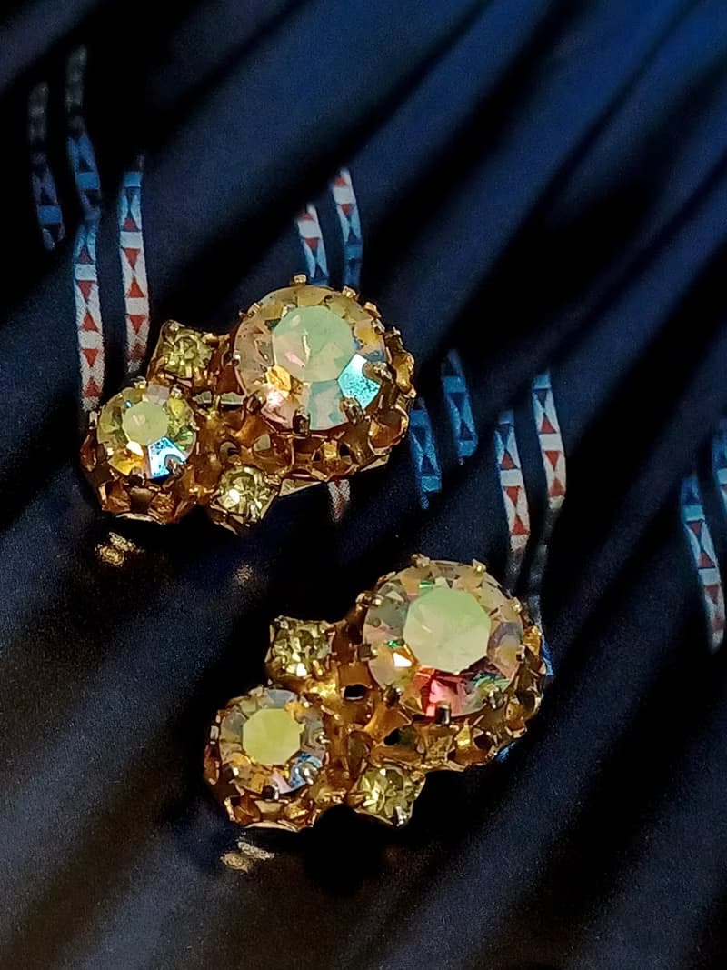 vintage jewelry  古董淡黃極光萊茵夾式耳環