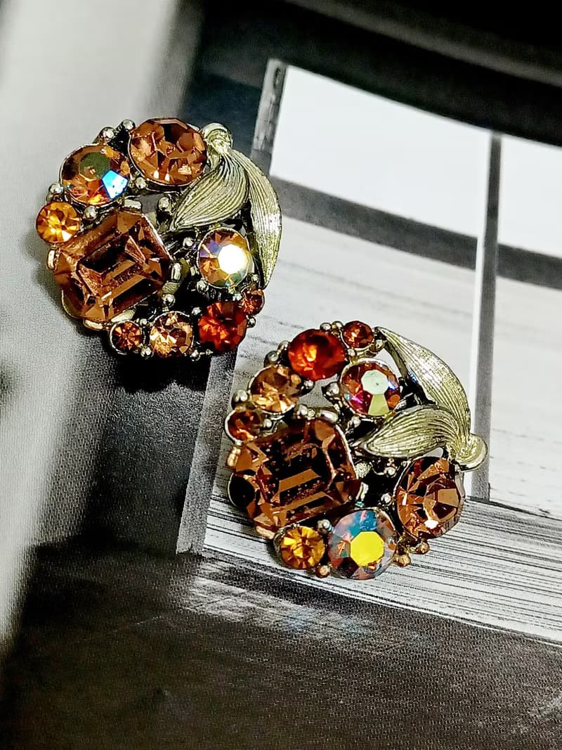 vintage jewelry  LISNER 棕色極光萊茵圓形花卉 夾式耳環